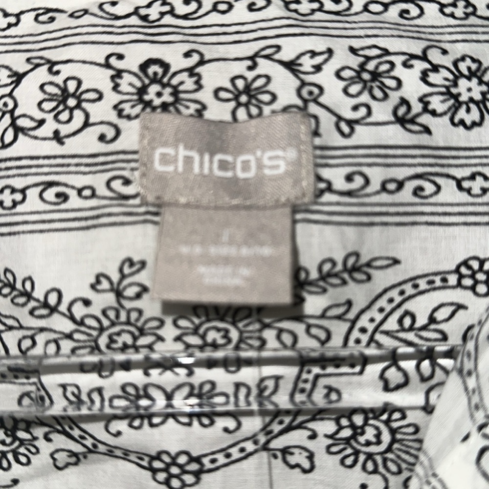NWT Chico's Black & White Embroidered Paisley Tunic Top Size M - Picture 3 of 4